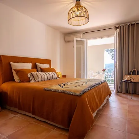 ヴィラ Mimosa, Climatisee Avec Piscine Et Vue Pour 10 Personnes A *